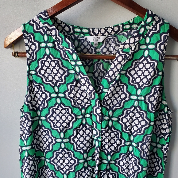 Crown & Ivy V Neck Retro/Geometric Sleeveless Tunic Blouse Size Medium - Picture 3 of 8